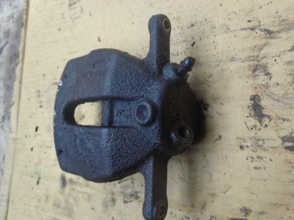 MACHOIRE AVANT DROITE RENAULT KANGOO 2010 - Vue 2